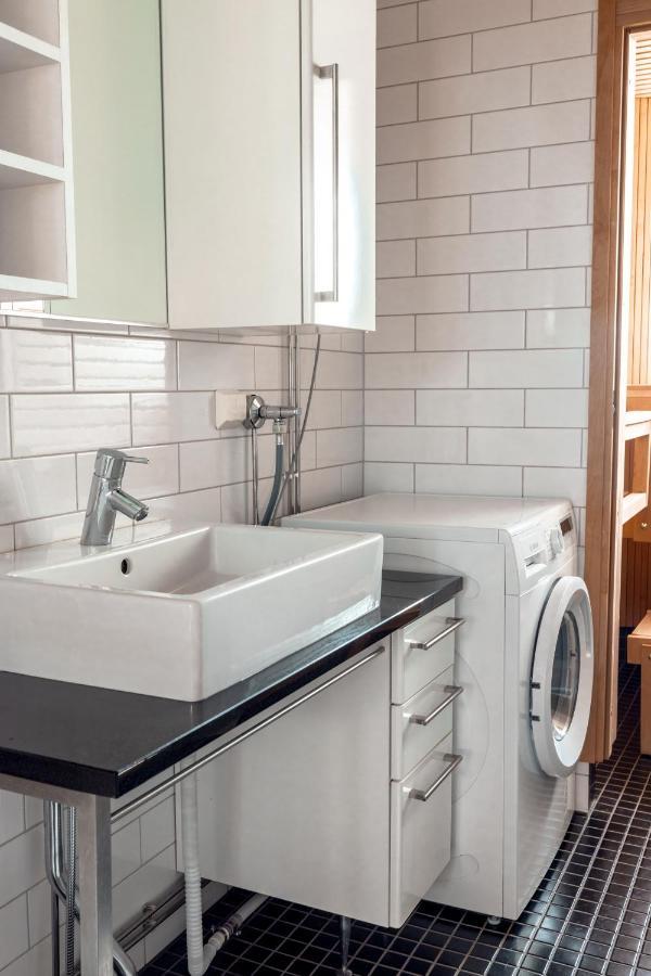 2Ndhomes Stylish 1Br Home With Balcony And Sauna In Kamppi Center Helsinki Extérieur photo